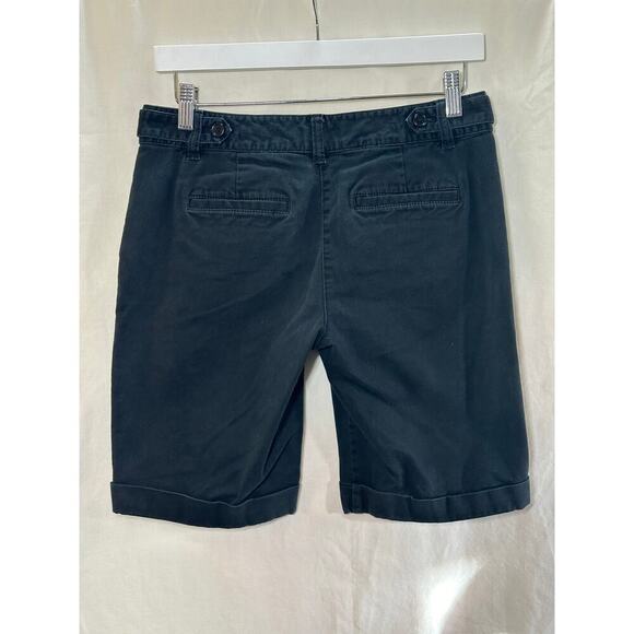 Ann Taylor Black Bermuda Shorts - Size 2 - Picture 2 of 3